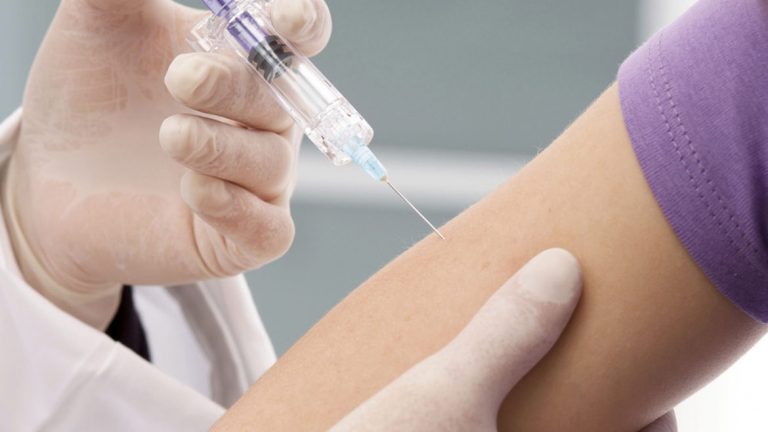 Județul Dâmbovița a primit peste 55.000 doze de vaccin antigripal