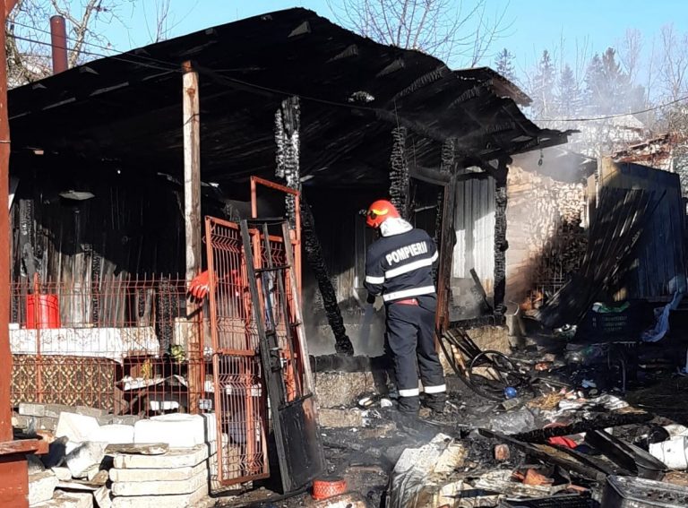 Incendiu la o gospodărie din comuna Malu cu Flori