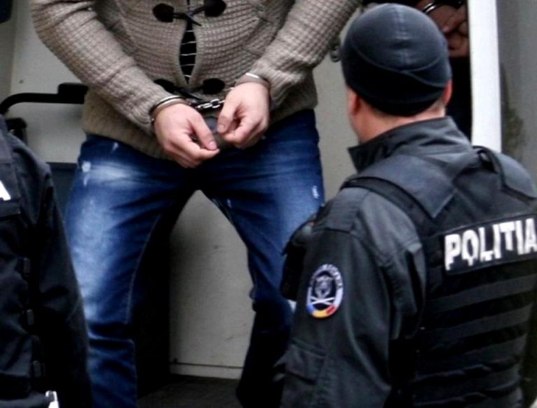 A băgat spaima într-o localitate din Dâmbovița! Un bărbat din Iedera a fost reținut după ce a dat mai multe spargeri
