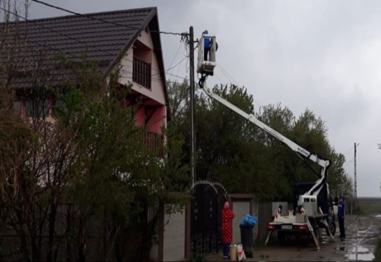 Cazuri noi de furturi de energie electrică într-o localitate din Dâmbovița