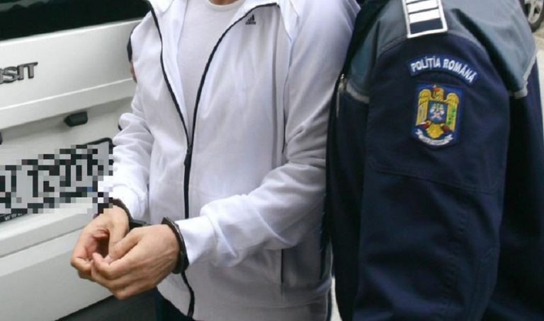 Dâmbovița: Reținuți pentru că au încercat să șteargă urmele unui accident rutier