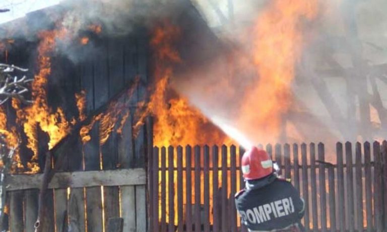 Punct și de la capăt la ISU Dâmbovița. Val de solicitări și apeluri medicale în ultimele zile din 2019 și primele din 2020