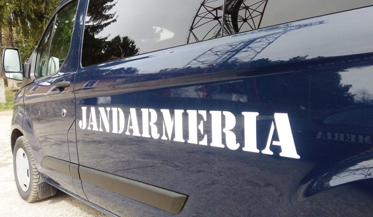 Femeie agresată de un bărbat în plină stradă în municipiul Târgoviște! Agresorul a fost imobilizat de doi jandarmi aflați în timpul liber