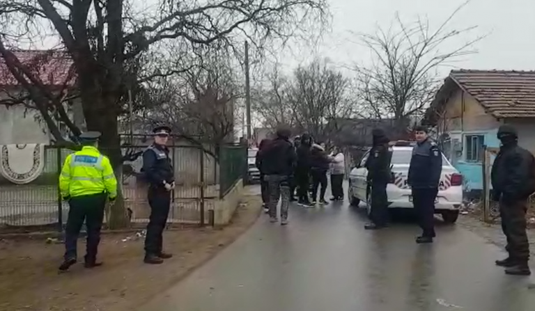 Mascații au descins la hoții din curent din comuna Bucșani! Au fost prinse 11 persoane furând energie electrică