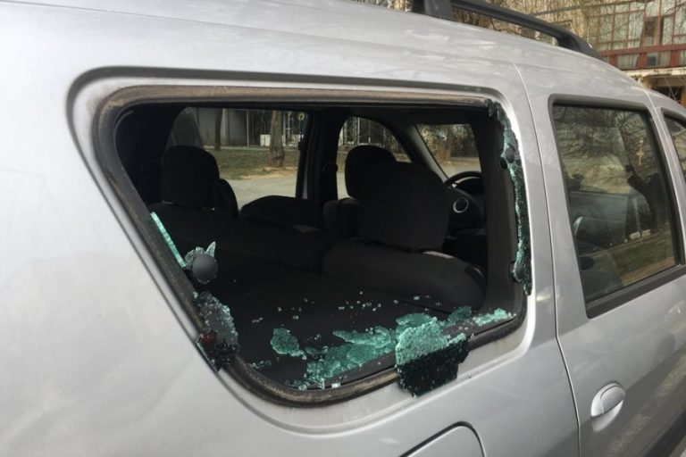 Mașina noului rector al Universității “Valahia” Târgoviște, vandalizată de necunoscuți