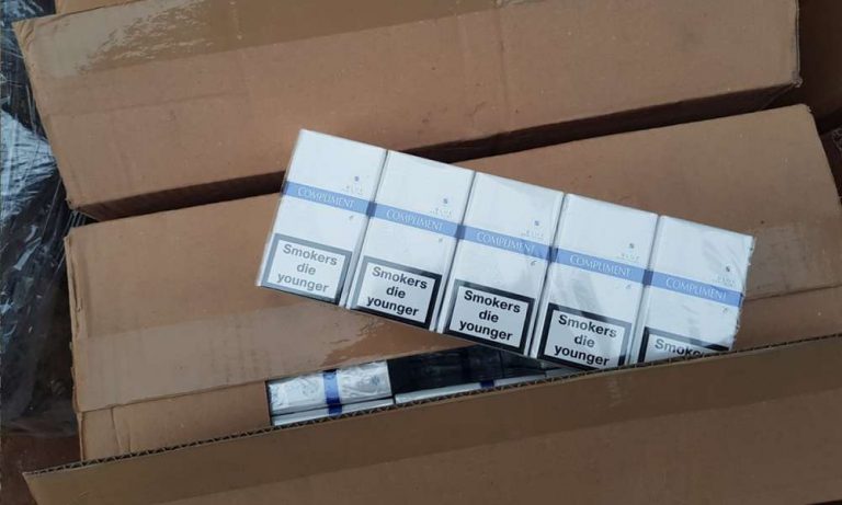 Patron din Dâmbovița, sancționat de polițiști după ce a fost depistat că descărca sute de pachete de țigări pentru care nu avea acte justificative de proveniență