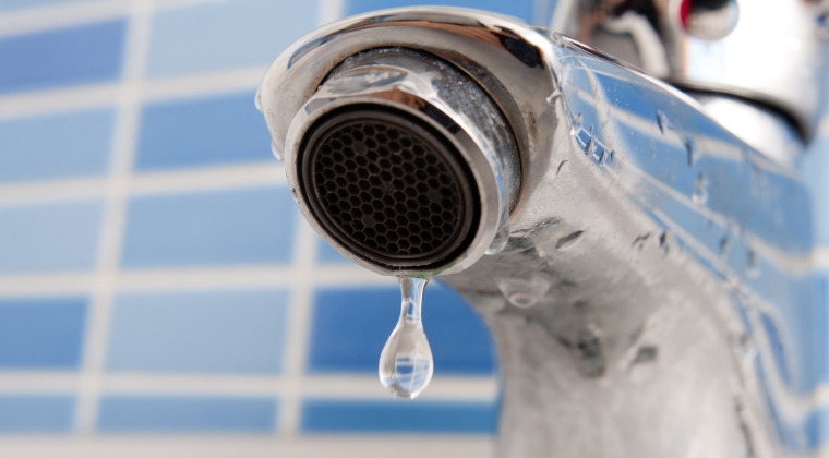 Atenție, astăzi se întrerupe furnizarea apei în mai multe cartiere din orașul Pucioasa