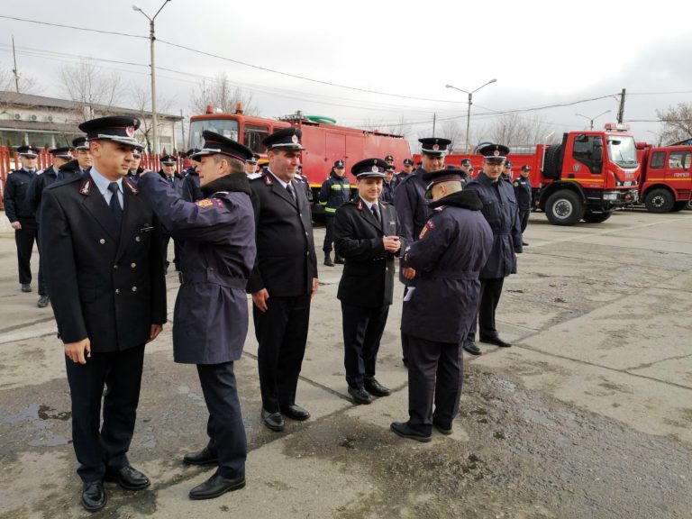 La ISU Dâmbovița, avansări în grad de Ziua Protecţiei Civile din România