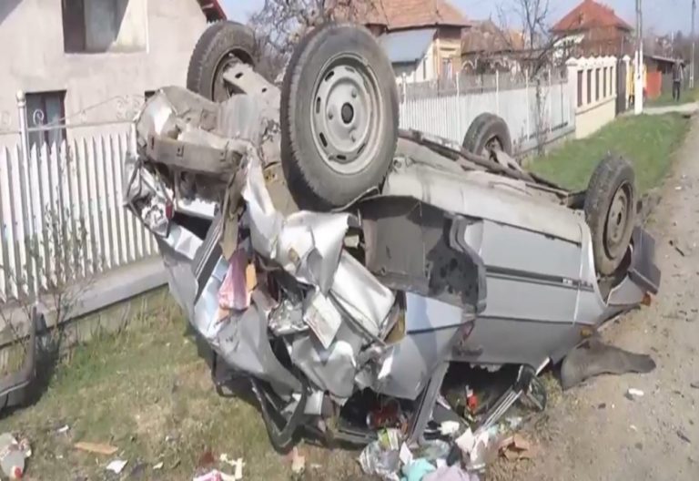 Accident violent la Gheboieni. Două persoane au fost transportate de urgență la spital după ce un TIR și un autoturism au intrat în coliziune