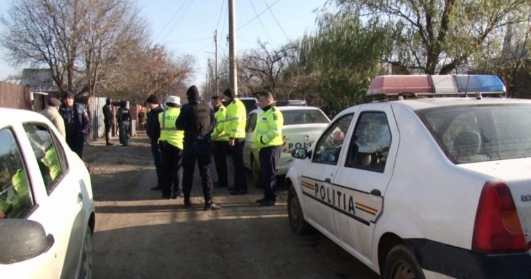 Bătaie pe o stradă din localitatea Bălteni! Un bărbat agresat a fost transportat la spital. Polițiștii au deschis un dosar penal