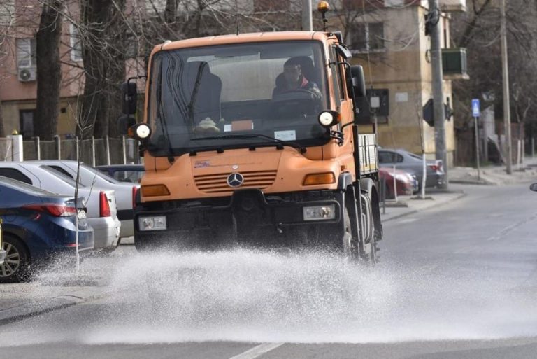 Titu: Vor avea loc acțiuni de dezinfectare a străzilor, trotuarelor și scărilor de bloc pentru limitarea raspândirii COVID -19