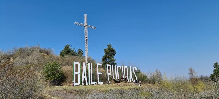 La Pucioasa, se lucrează la consolidarea literelor uriașe, simbol al orașului