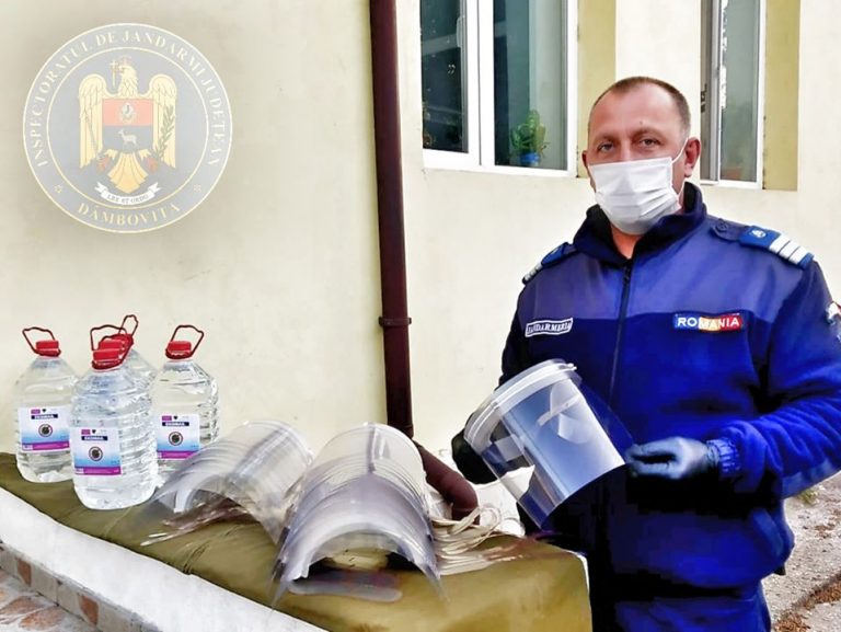 Un tânăr antreprenor din Găești a donat Jandarmeriei Dâmbovița viziere și dezinfectant pentru suprafețe