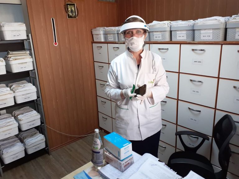 COVID-19.  Materiale de protecție și dezinfectanți pentru medicii de familie din Moreni