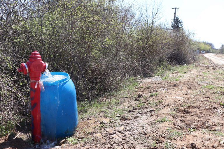 Veste mare pentru cartierul Țuicani de la Moreni. Mâine începe distribuția de apă pe noua rețea