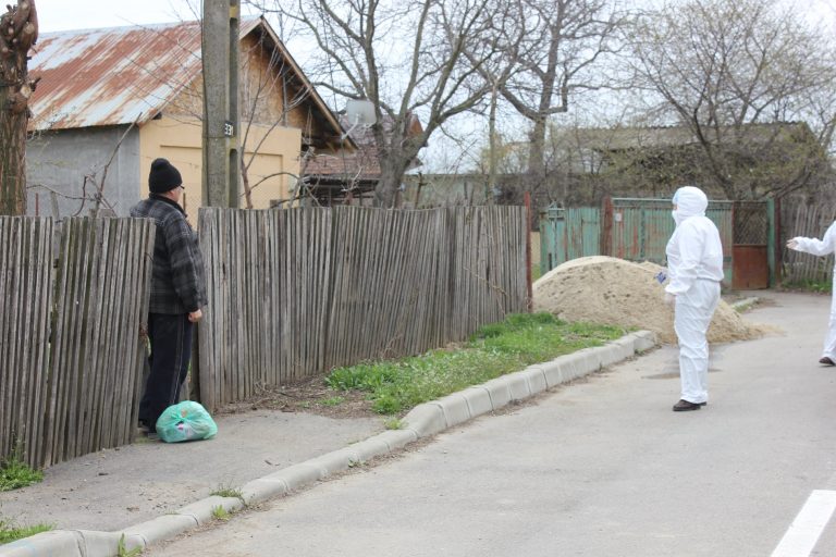 COVID-19. Primăria Orașului Titu a început distribuția de alimente de bază pentru persoanele vulnerabile