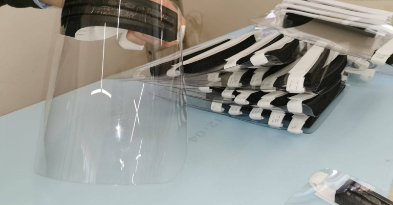 COVID-19. Primăria Titu va achiziționa măști faciale reutilizabile și viziere. Vezi unde vor ajunge