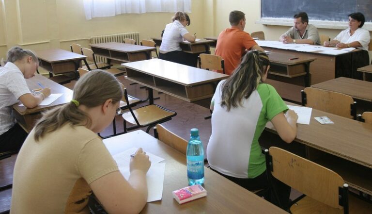 Anunț important pentru elevii clasei a XII-a: Probele orale de la Bacalaureat se anulează