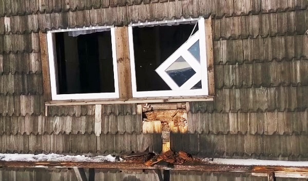 Cabana Vârful Omu, devastată de un urs, aflat în căutare de hrană