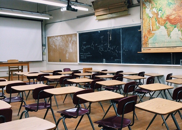 Școlile și grădinițele rămân închise până pe 11 ianurie 2021