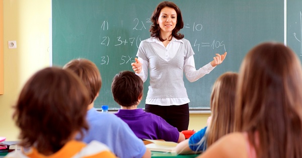 Ministrul Educației vrea salarii în funcție de performanță pentru profesori