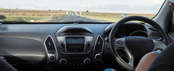 Maşinile cu volan pe dreapta nu mai pot fi înmatriculate în România