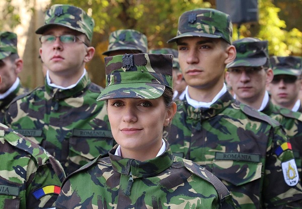 Admitere în școlile militare. Au început înscrierile pentru învățământul liceal, postliceal și universitar