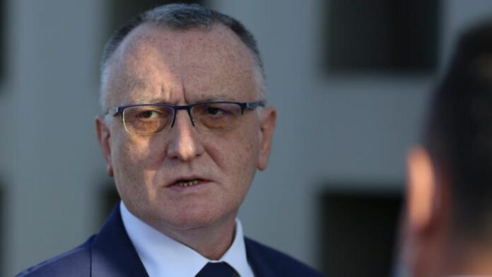 Sorin-Cimpeanu-Foto-INQUAM-Fotografii-Sabin-Cirstoveanu_13e587b5c8