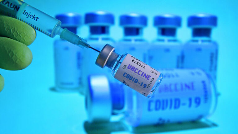 Maraton la înscrierile pentru vaccinare! Peste 109 mii persoane s-au programat deja pentru noua tranșă de 156.000 doze Pfizer BioNTech