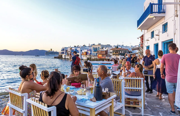 Românii vor putea călători în Grecia de la mijlocul lunii aprilie. Care sunt condițiile