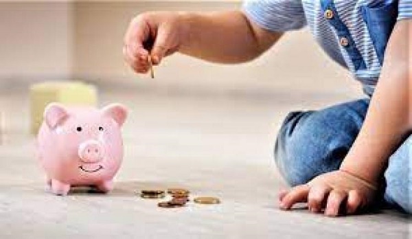 Alocațiile copiilor nu vor mai crește în 2021. Anunțul făcut de premierul Cîțu