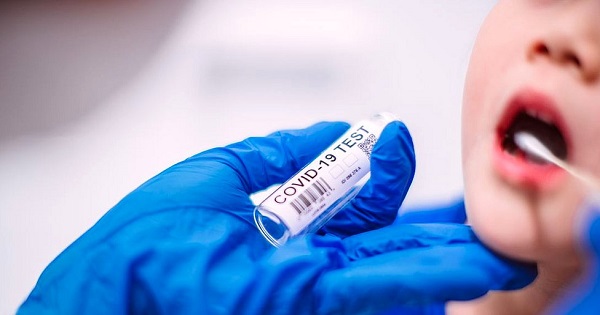 Se renunță la testele cu salivă în școli! Ministrul Educației: “Am înțeles argumentele INSP, nu se pot contabiliza în rata de infectare cazurile confirmate prin aceste teste”