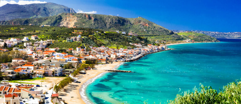 Grecia redeschide plajele amenajate, cu respectarea regulilor sanitare