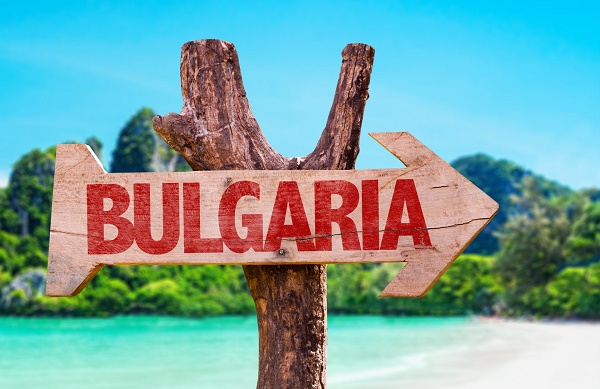 Condiții pentru românii care vor să meargă în vacanță în Bulgaria, începând de astăzi, 1 mai