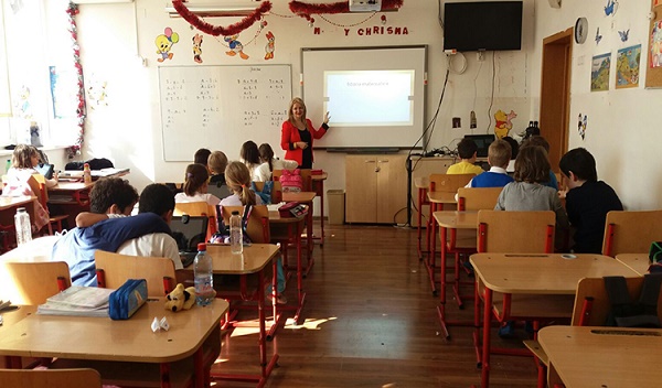 Școala va începe pe 13 septembrie cu prezența fizică a elevilor și profesorilor