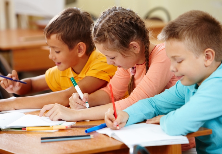Veste bună pentru elevi profesori! Testele pe bază de salivă pentru depistarea Covid vor ajunge săptămâna viitoare în școli