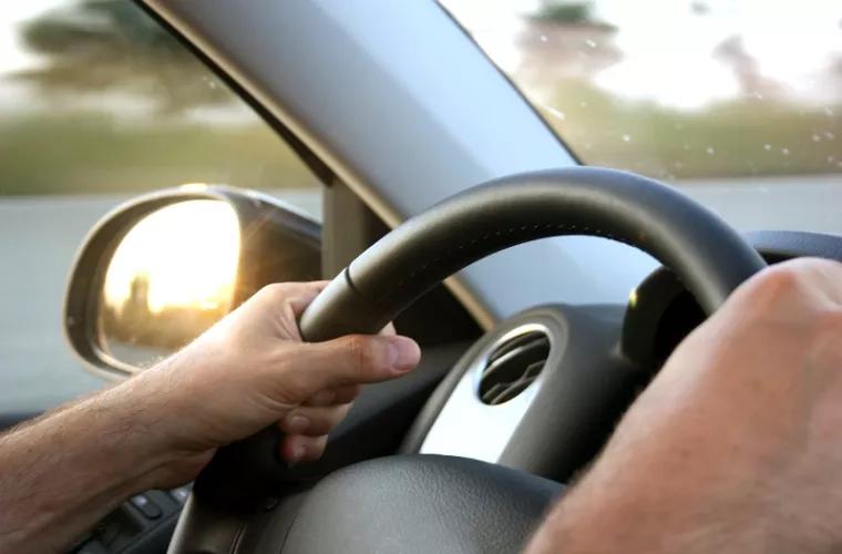 Dâmbovița: “Prăpăd” în trafic provocat de un șofer beat. A avariat alte două mașini