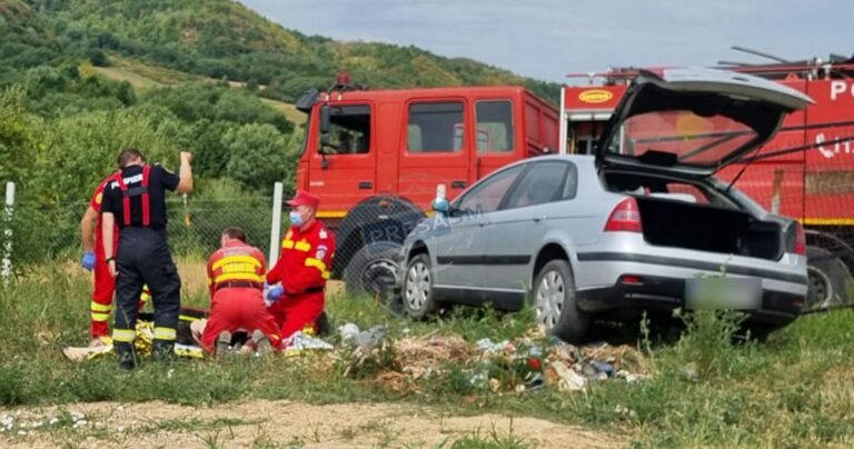 O femeie a murit după ce a fost călcată de propria mașină, într-un cimitir
