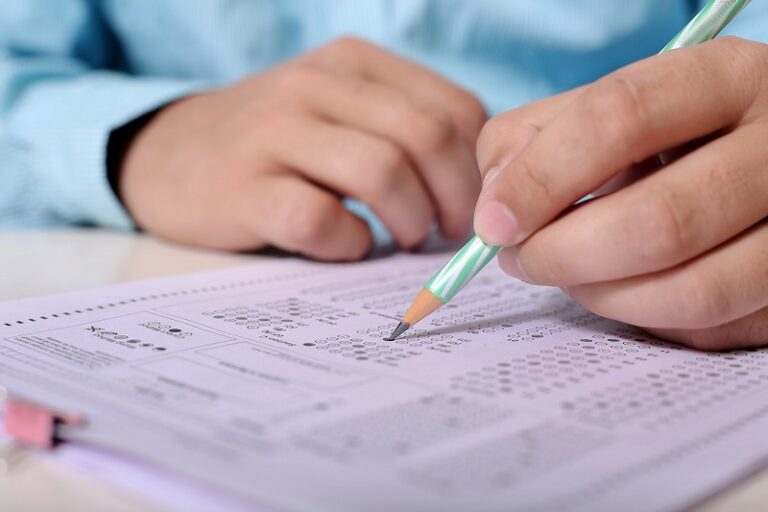 Un învățător s-a prezentat beat criță la examenul de titularizare! Unde s-a întâmplat cazul revoltător