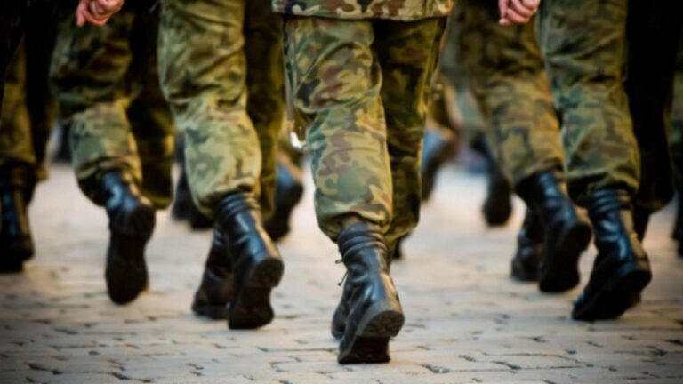 Ce amendă rişti dacă refuzi să primeşti ordinul de încorporare în cazul stării de război, de asediu sau de urgenţă