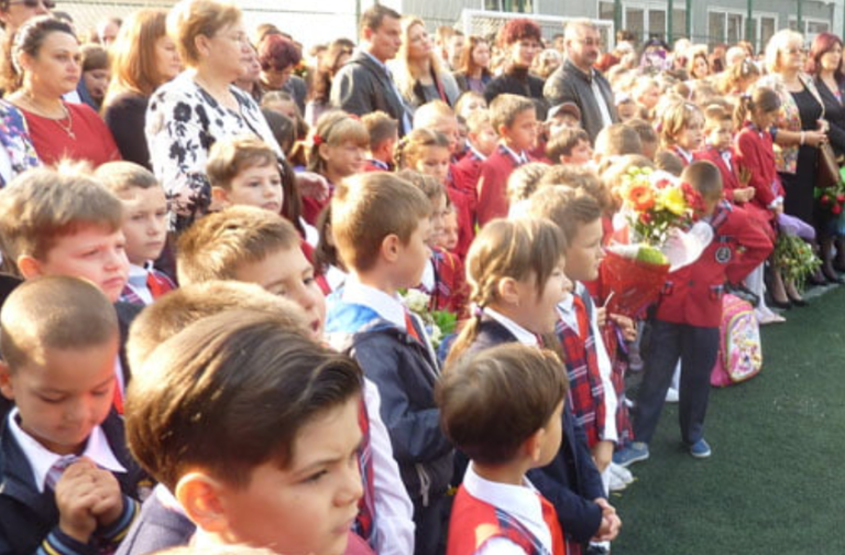 Părinții au acces la festivitățile de deschidere a noului an școlar. Anunțul făcut de ministrul Educației