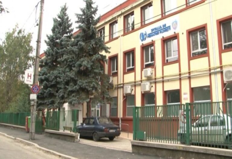 Scandal monstru la un spital de pediatrie! Tatăl unui copil care aștepta pe hol l-a snopit în bătaie pe agentul de pază