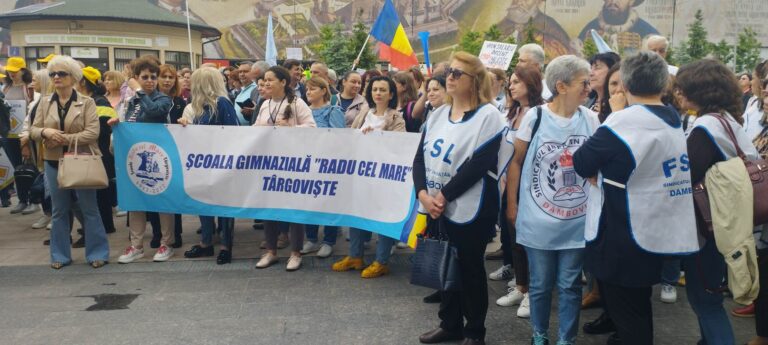 Greva profesorilor se poate încheia luni dacă PSD și PNL votează o inițiativă legislativă USR, ținută la sertar de un an! Inițiativa a fost respinsă de Senat în urmă cu un an