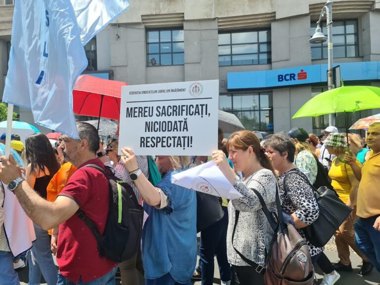 Greva din educație, suspendată. Nemulțumirile rămân, liderii sindicali acuzați de „trădare” pe rețelele sociale