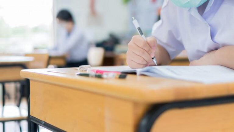 De luni, 26 iunie, începe Bacalaureatul 2023, cu probele scrise. Anul acesta, probele orale au fost echivalate cu mediile din liceu