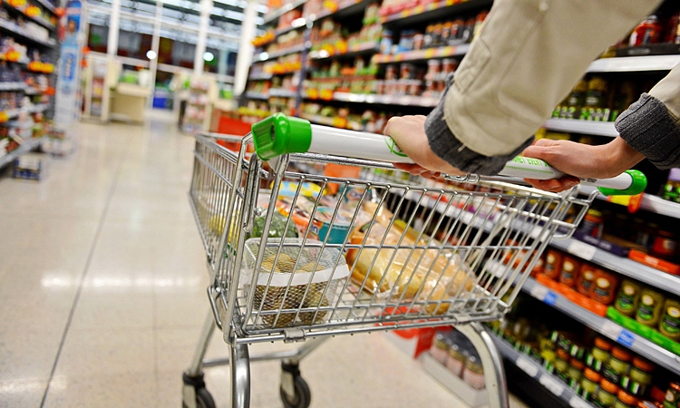 Supermarketurile ar putea fi închise duminică! Proiectul de lege care poate ajuta producătorii români