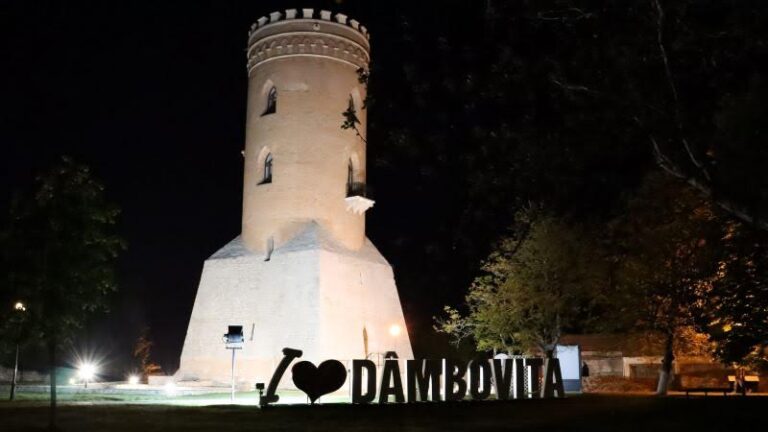 Care sunt cele mai căutate obiective turistice din Dâmbovița? În primele șase luni, creștere cu 38% a numărului de vizitatori la obiectivele administrate de CNM Curtea Domnească