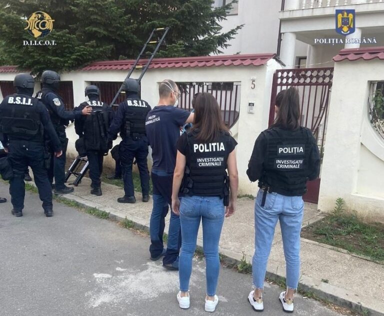 Bătrâni din azilele groazei, ascunși de autorități! Peste 10 vârstnici, găsiți într-un imobil din Tunari