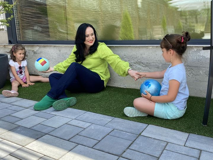 Veste grozavă pentru părinți! Indemnizația pentru gemeni, tripleți și multipleți se majorează cu 50%