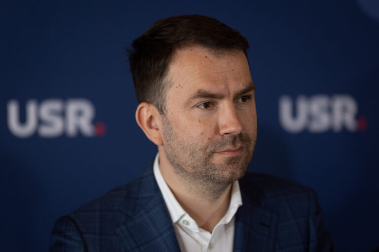 Cătălin Drulă, președintele USR în întâlnirea cu românii din Spania: “Alegerile acestea sunt cruciale pentru cum va arăta România pentru o generație. Pericolul cel mai mare pentru România este ca pe 9 iunie oamenii să nu realizeze importanța votului”